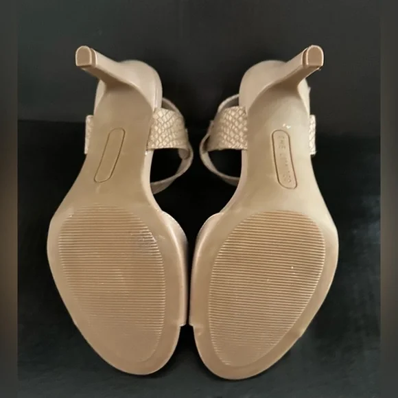 The Limited Beige Open-Toe Heels With a Gold Toned Ankle Strap - Picture 9 of 10